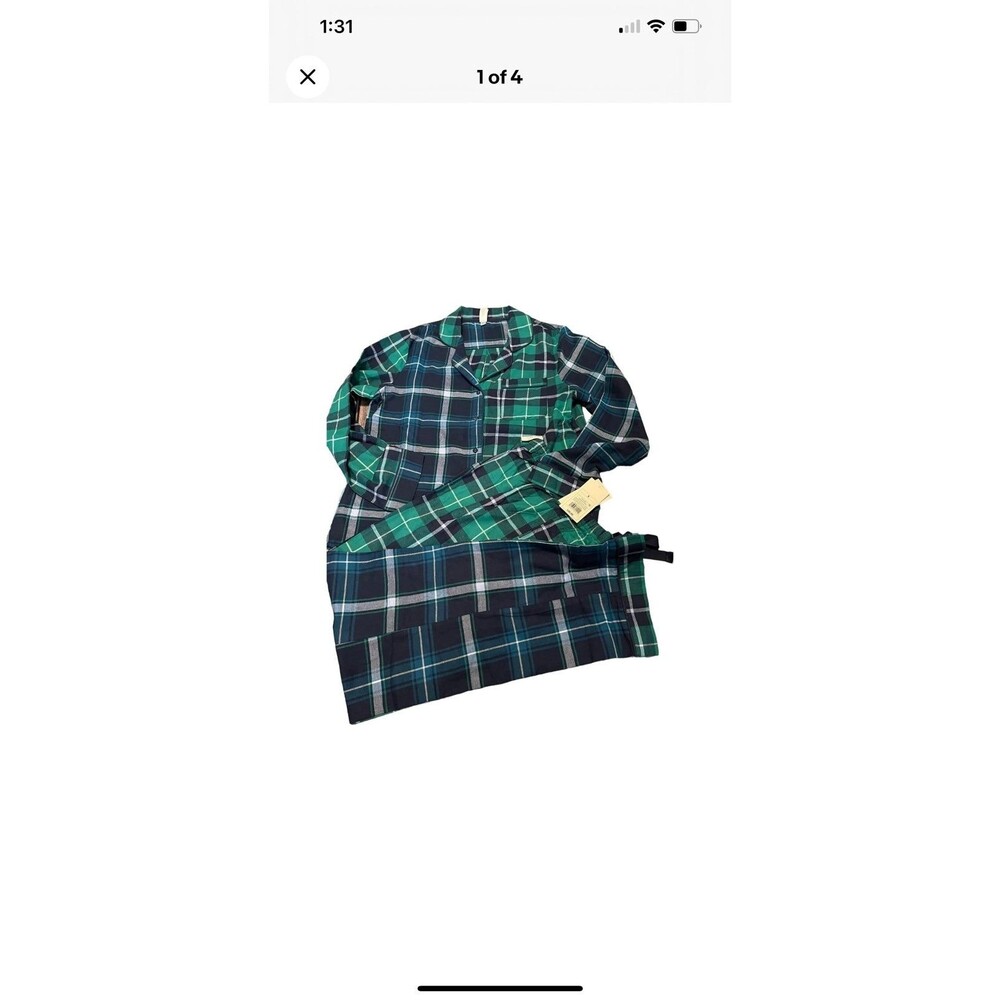 Pajamas stars above small‎